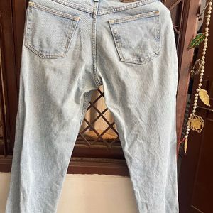 Wrangler Jeans For 350/-