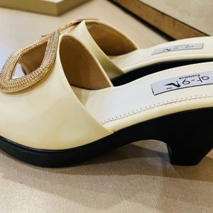 Women Embellished Wedge Sandals