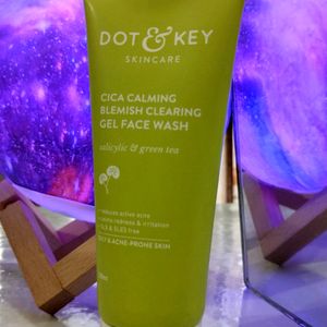 (Sealed) Dot & Key Cica + Salicylic Gel Face Wash