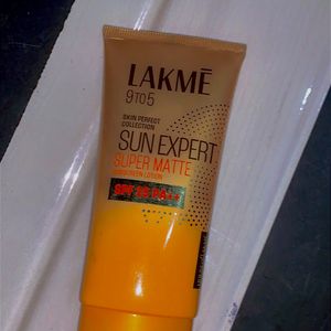 Lakme 9to5  Sunscreen