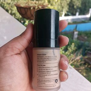 Plum Soft Blend Weightless Foundation