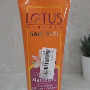 Lotus Herbal SUNSCREEN