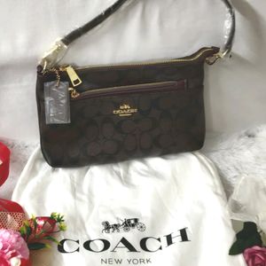 🎀👛A COACH INSPIRED SLING BAG WITH 2BELTS,1 POUCH