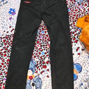 Levis Slim Jeans