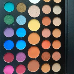 New Morphe Eyeshadow Palette With 49 Shades