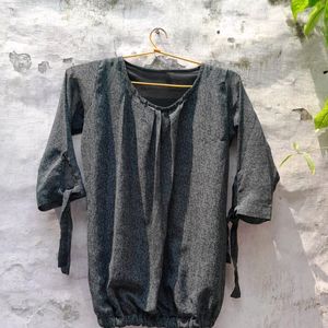 GREY BOTTOM CLINCHED TOP