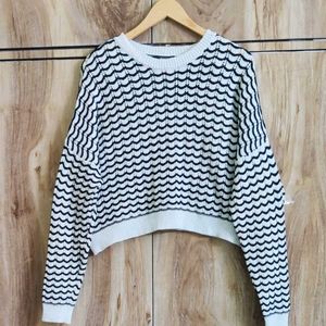 Black White Design Baggi Sweater Size-46