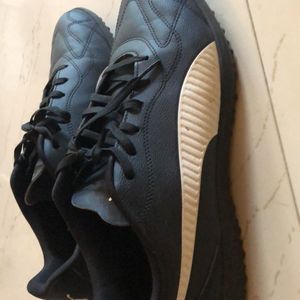 Puma Man Black Leather TT NON marking Sneakers