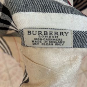 Burberry Light Shawl/stole