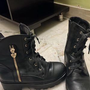 Women Black Lace Up Boots