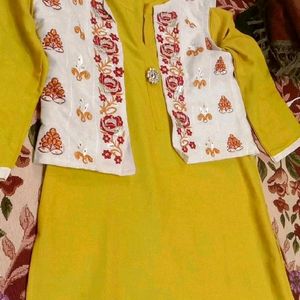 Women Cotton Kurta With Half Jacket