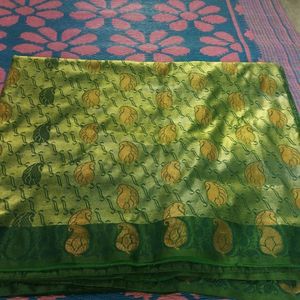 Green Saree With Golden Design No Blouse