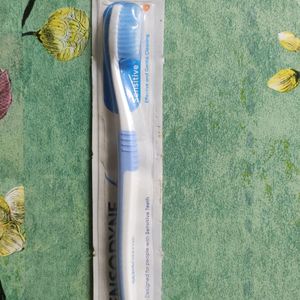 Sensodyne Effective And Gentle Cleaning Toothbrush