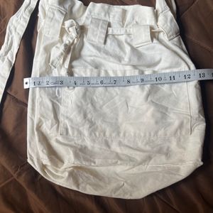 White Canvas Shoulder/crossbody Bag