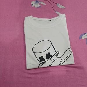 Boys T-shirt Size : Small Colour : White