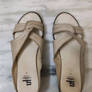 Very Good Quality Ladies' Sandals 👡