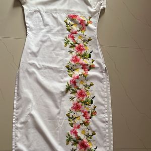 Women White Floral Straight Kurti