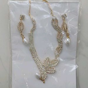 Neck And Earring Set