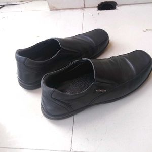 Very Good Hush Puppies Black Formal Shoes