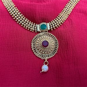 Festive Small Necklace Set