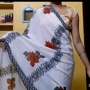 white floral print saree