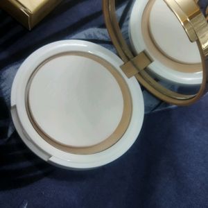 Myglamm Super Serum Compact