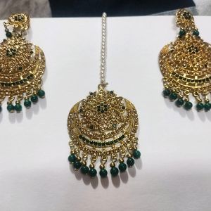 Ravishing Maang Teeka and Earring Set