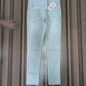 Y-81 Size 28 Slim Fit Women Denim Jeans