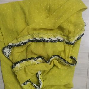 Black Coat, Yellow Chalwa, Kind Of Scarf