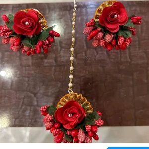 Floral Earrings And Mangtika