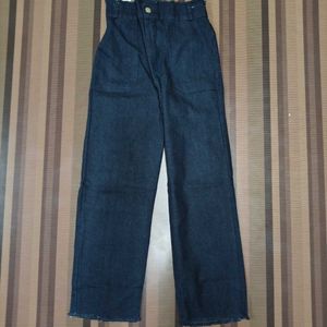 Z-22 Size 28 Straight Women Denim Jeans