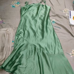 One Piece Satin Midi Dress 💚