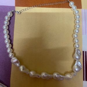 Authentic Elegant  Trendy Rich Pearls Necklace