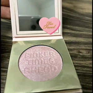 Too Faced Highlighter Blush