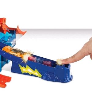 Hot Wheels Color Splash Science Lab Playset