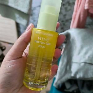 Green Tangerine Vita-C Dark Spot CAre Serum