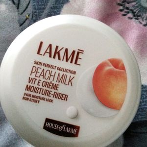 Lakme 🍑  Milk Moisturizer 💥200gm