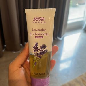 Nykaa Naturals Lavender & Chamomile Face Wash