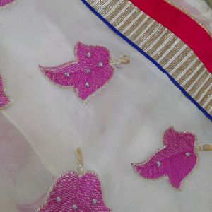 Best Sai Pink And White Leaf Pattern