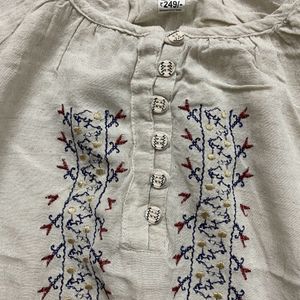 White Embroidery Top 🤍🦢