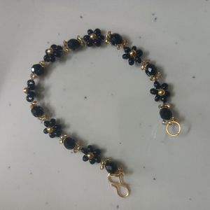 Elegant And Trendy Black Bead Bracelet