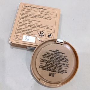 Nykaa 12hr Oil Control Compact SPF 15 PA++