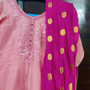 Pink Kurta Vid Dupatta