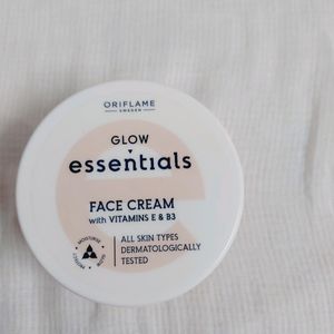 Oriflame Glow Essential Face Cream