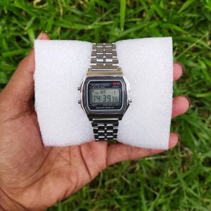 New Silver Vaintag Style Wrist Watch For Unisex