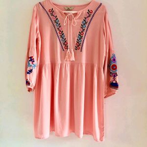 🌸 Embroidered Tunic 🌸