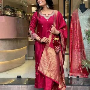 Women Kurta Pant And Dupatta Set Entire Beautiful