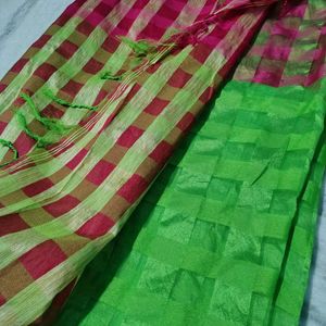 Parot Green With Hot Pink 🩷 Colour Saree