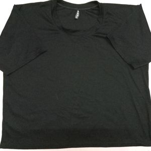 Crop T-Shirt In Solid Black Colour