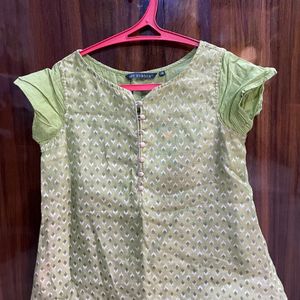 Avasa Brand Kurthi